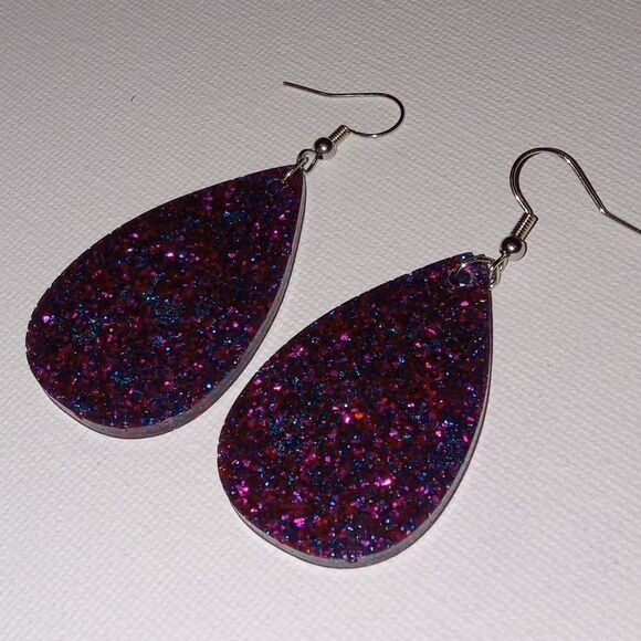 CLEARANCE  Magenta and blue resin teardrop earrings - Picture 2 of 3